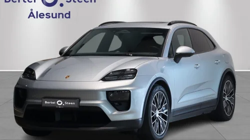 PORSCHE Macan 4 4 | Pano | Chrono | Bose | Matrix | Luft | 18veis