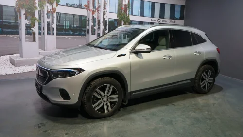 MERCEDES-BENZ EQA 300 4MATIC 300 4Matic / Godt utstyrt / Lav km !
