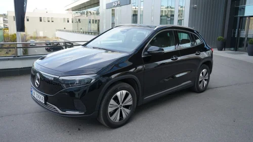 MERCEDES-BENZ EQA 300 4MATIC 300 4Matic / Special edition / mye fint utstyr