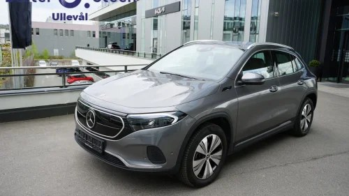 MERCEDES-BENZ EQA 300 4MATIC 300 4Matic / Godt utstyrt / Lav km !