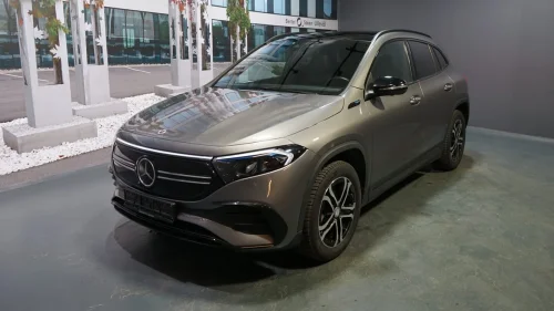MERCEDES-BENZ EQA 300 4MATIC 300 4Matic AMG / Nattpakke  spesielt godt utstyrt