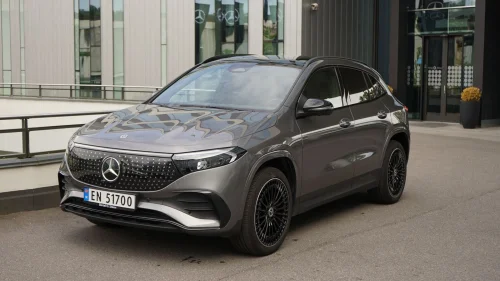 MERCEDES-BENZ EQA 300 4MATIC 4 Matic AMG spesielt velutstyrt