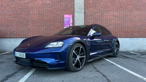 PORSCHE Taycan 4 Facelift, HD-Matrix, 18v, Soft.C, BOSE, Pass.Disp, Pano