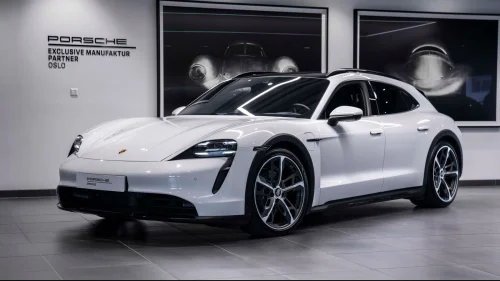 PORSCHE Taycan 4 Cross Turismo|Chrono|Matrix|18-veis|BOSE|Pano|Rails+++