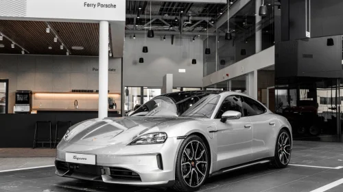 PORSCHE Taycan 4 4 Black Edition