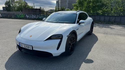 PORSCHE Taycan 4 4 - 18-VEIS/ACC/S.CHRONO/LED/LUFT/MATRIX/S+V