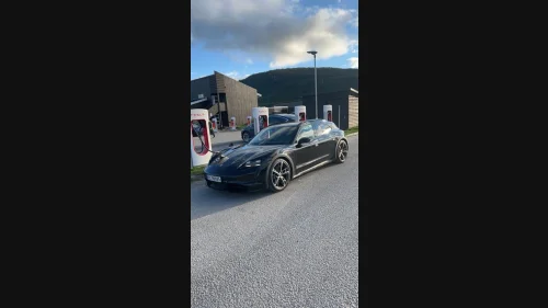 PORSCHE Taycan 4 //Pano//Bose//Skinn//Sound//21» alu//