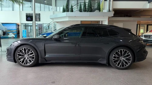 PORSCHE Taycan 4 BOSE | RearAx | Sp.Chrono | Pano | V.pumpe | ACC | 360