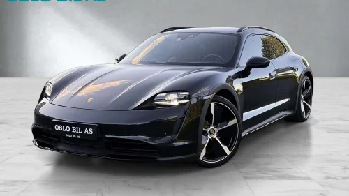PORSCHE Taycan 4 673HK MATRIX 21" ACC BOSE PANO CHRONO PASM SPORTSLYD++