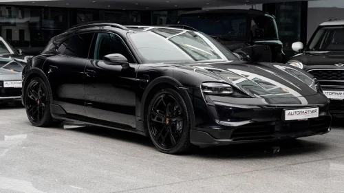 PORSCHE Taycan 4 LED-Matrix, Offroad design, BOSE, 18-veis++