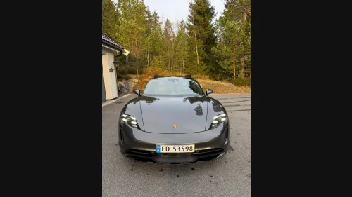 PORSCHE Taycan 4 4