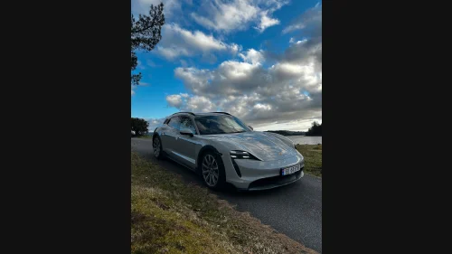 PORSCHE Taycan 4 4 Offroad Design, Fullskinn, Pano, Sportsound, 21"+++