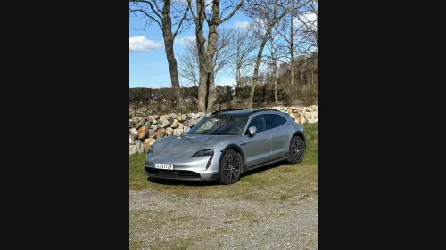 PORSCHE Taycan 4 4 OFFROAD/18-Vei/ACC/Pano/PDLS/Kam/DAB/BOSE/Chrono/21"