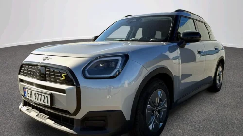 MINI Countryman SE ALL4 Classic Trim Package M+