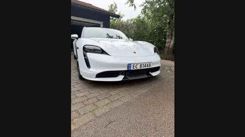 PORSCHE Taycan Turbo Burmester, Bakakselstyring,Passasjerskjerm, Paw