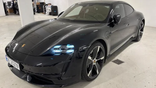 PORSCHE Taycan Turbo Turbo Lav KM, PDCC, Luft, Carbon
