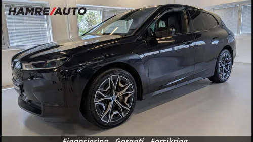 BMW iX xDrive40 FullyCharged/1.Eier/HeadUp/H&K/Panorama/LaserLys/22+21