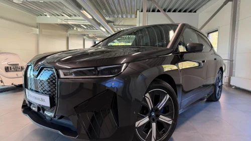 BMW iX xDrive40 xDrive40 FullyCharged sportspakke- Hengerfeste-