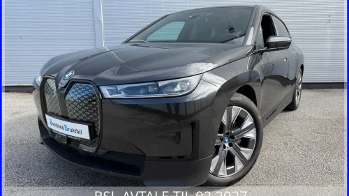 BMW iX xDrive40 xDrive40 BSI,KROK,PANO,ACC,HUD,360KAMERA,NAVI,TLF,SKINN