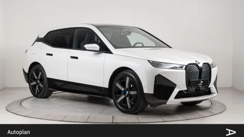 BMW iX xDrive40 IX xdrive40 Fully charged Krok Navi ACC Minne H&k