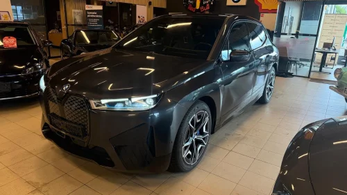 BMW iX xDrive50 50/200km garanti/Luft/4-hjulsstyring/Pano/SeUtstyr