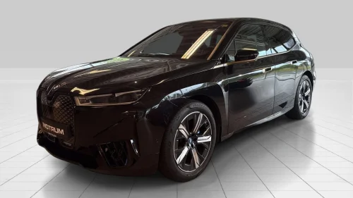 BMW iX xDrive50 50 Fully Charged Edition Exclusive B&W Bakakselstyring
