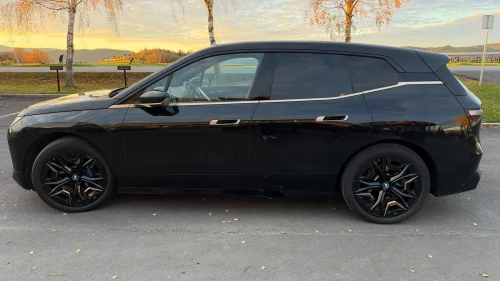 BMW iX M60 M60