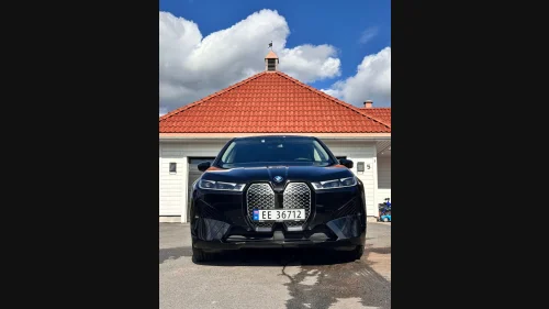 BMW iX xDrive40 xDrive40 Charged Plus svært godt utstyrt (HUD, HK, 21")