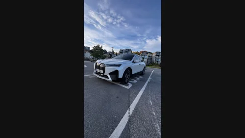 BMW iX xDrive40 xDrive40 Fully Charged, lazer lys, 22" dekk,