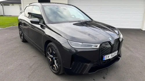 BMW iX xDrive40 Fully Charged/Luft/Activ Steering/M int/ H&K Se utstyr!