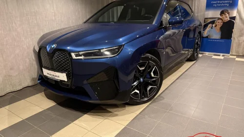 BMW iX xDrive40 xDrive40 FULLY CHARGED LASER SKYLOUNGE KROK SPORTPK H&K