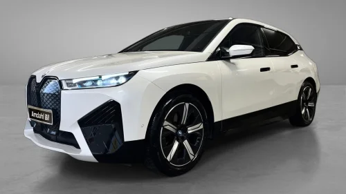 BMW iX xDrive40 FullyCharged/360/Harman/Krok/Pano/Laser/ACC/Headup
