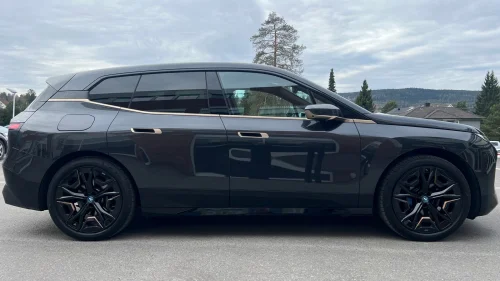 BMW iX xDrive40 xDrive40 Fully Charged, Pano, Krok, Km 39 500, Sportpk