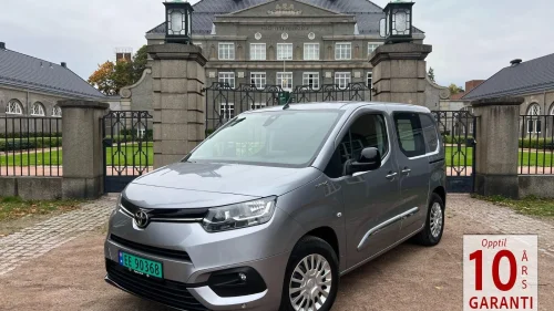 TOYOTA Proace City Electric Electric 50 KWh L1 Comfort // Cruise // Hengerfeste /