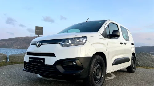 TOYOTA Proace City Electric 50KW|COMFORT|MEDIUM|136HK|2xSKYVEDØRER|LAVKM|NY