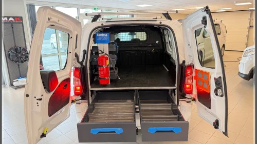 TOYOTA Proace City Electric Electric 50 kWt/L1/Cruise/Park.S/270 WLTP/Sortimo/Krok