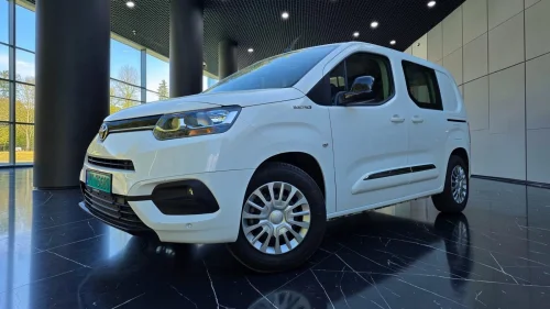 TOYOTA Proace City Electric Electric 50 kWt Comfort L1+KROK+NY SERVICE