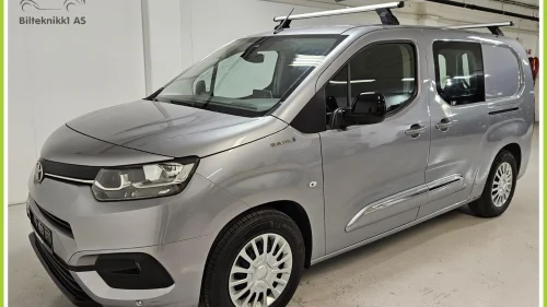 TOYOTA Proace City Electric Electric 50 KWh L2 Innred Hengerfeste 3 seter 2 Skyvedø