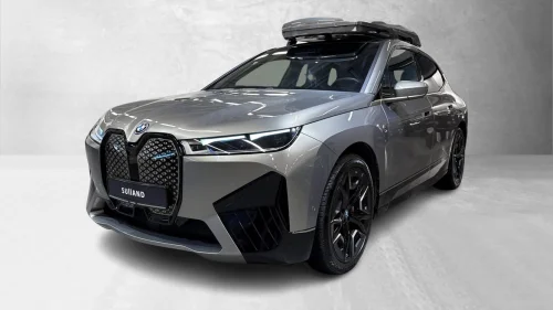 BMW iX xDrive50 Fully Charged/22" S+V/Luftfjæring/Harman Kardon/Soft C