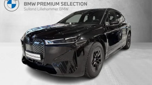 BMW iX xDrive50 Luftfjæring - Bakakselstyring  - Sportspakke