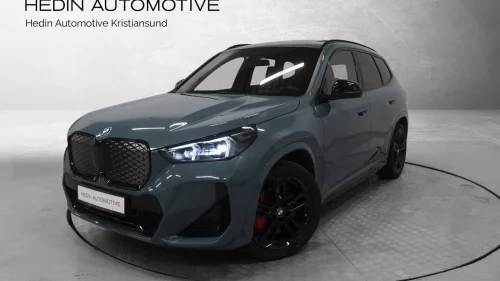 BMW iX1 xDrive30 xDrive30 Fully Charged/M-Sport PRO/Panorama/BSI/20"
