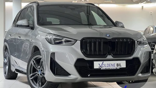 BMW iX1 xDrive30 XDRIVE 30 FULLY CHARGED M-SPORT//360-H/K-HUD-HF/1200KG