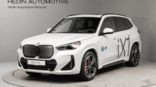 BMW iX1 xDrive30 ///xDrive30/FullyCharged/Panorama/M-SportPRO/Harman
