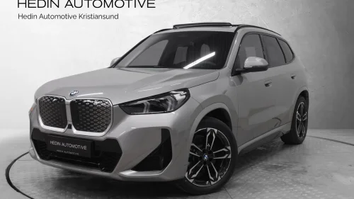 BMW iX1 xDrive30 xDrive30 Fully Charged /Panorama/Head Up/Veganza skinn