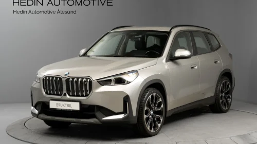 BMW iX1 xDrive30 xDrive30//FullyCharged/Krok/HUD/El.seter/Harman