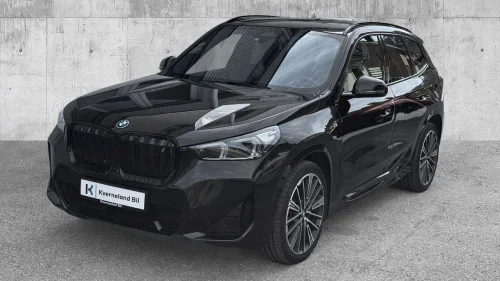 BMW iX1 xDrive30 M-Sport, Panorama, Hengerfeste
