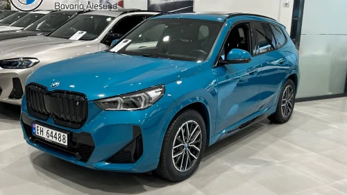 BMW iX1 xDrive30 xDrive30 /HarmanKardon/Panorama/El.seter/M-sport pakke/