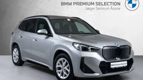 BMW iX1 xDrive30 Tilhengerfeste - Xdrive - Glasstak - Adaptiv Cruise