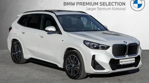BMW iX1 xDrive30 xDrive30 M-Sport Hengerfeste Pano A.Cruise HUD H/K