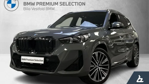 BMW iX1 xDrive30 xDrive30e Fully Charged, Pano, 20", H/K, HUD, Massasje+